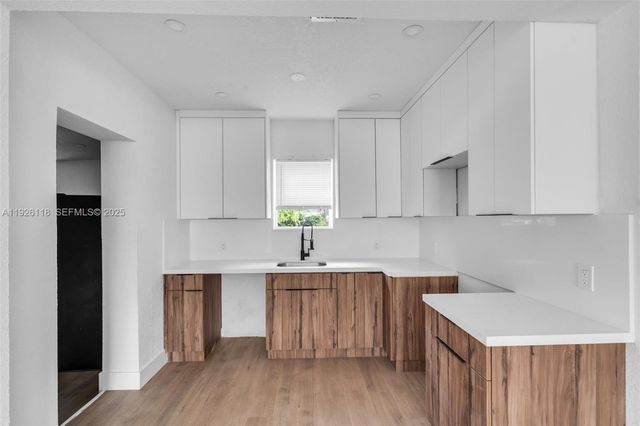 975 NW 134th St, North Miami, FL 33168