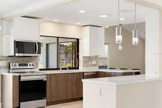 124 E NORTH SHORE AVENUE, North Fort Myers, FL 33917