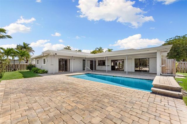 124 E NORTH SHORE AVENUE, North Fort Myers, FL 33917