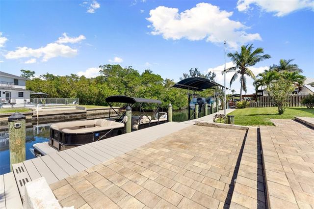 124 E NORTH SHORE AVENUE, North Fort Myers, FL 33917