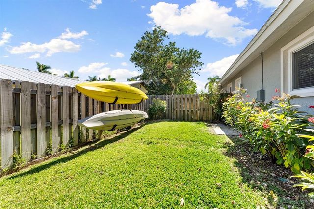 124 E NORTH SHORE AVENUE, North Fort Myers, FL 33917