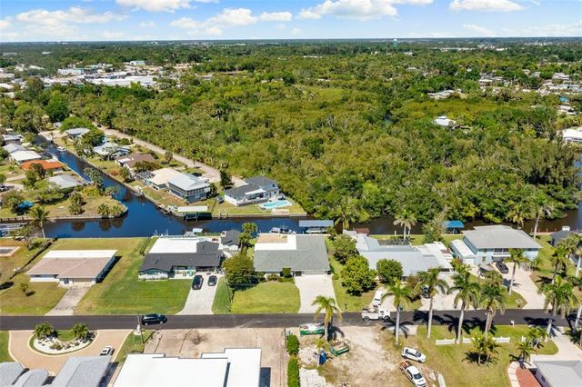 124 E NORTH SHORE AVENUE, North Fort Myers, FL 33917
