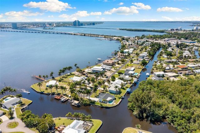 124 E NORTH SHORE AVENUE, North Fort Myers, FL 33917