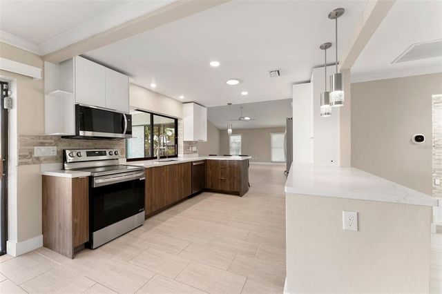 124 E NORTH SHORE AVENUE, North Fort Myers, FL 33917