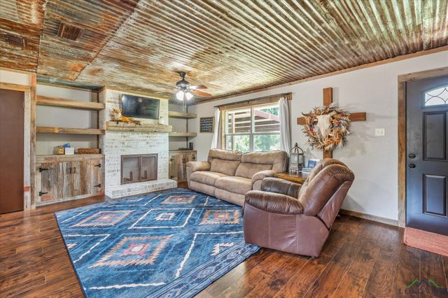 2944 E SH 315, Mount Enterprise, TX 75681