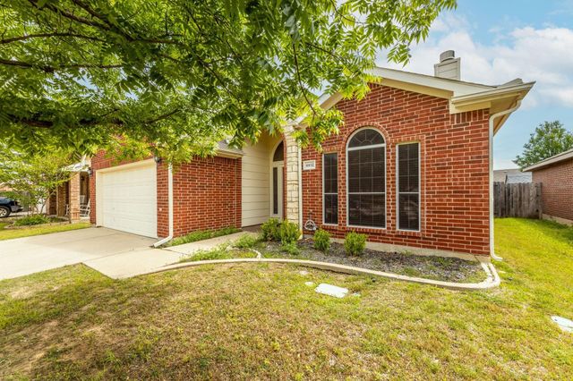 8832 Stirrup Way, Fort Worth, TX 76244