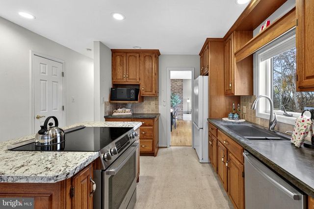 8423 LOCK LN, Warrenton, VA 20186