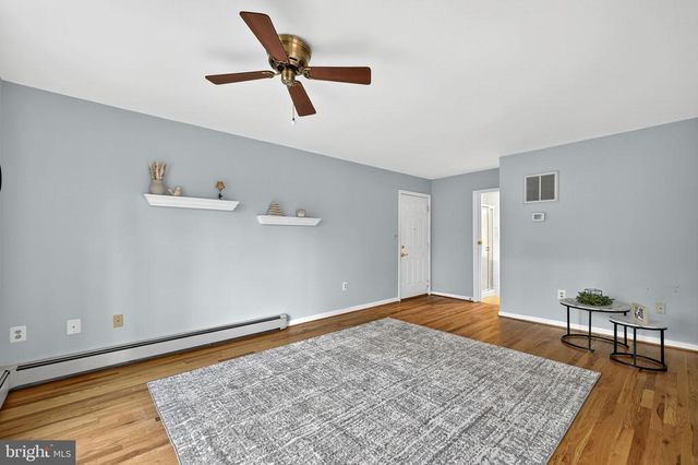 8423 LOCK LN, Warrenton, VA 20186