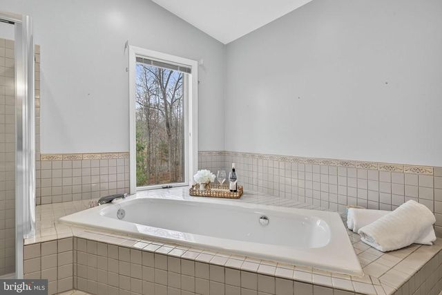 8423 LOCK LN, Warrenton, VA 20186