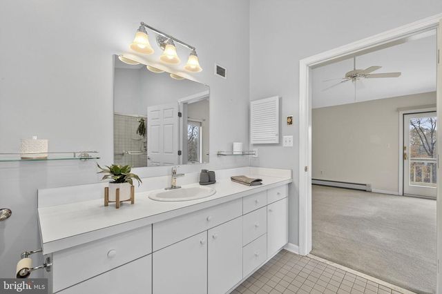 8423 LOCK LN, Warrenton, VA 20186