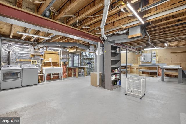 8423 LOCK LN, Warrenton, VA 20186