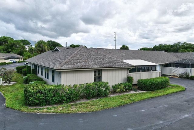 725 Timber Ridge Trail SW Unit B, Vero Beach, FL 32962
