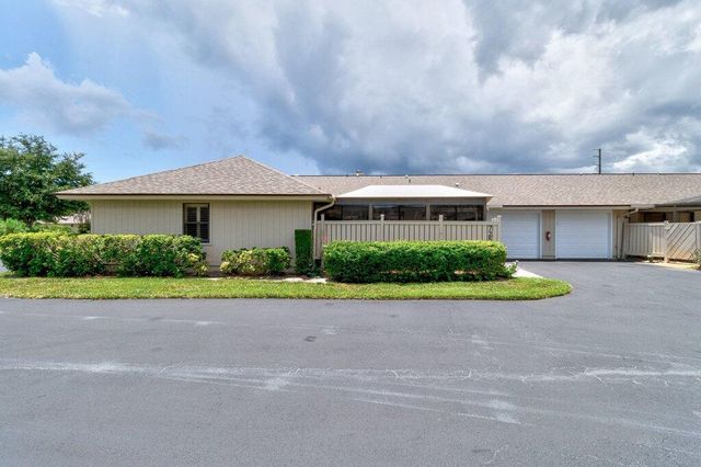 725 Timber Ridge Trail SW Unit B, Vero Beach, FL 32962