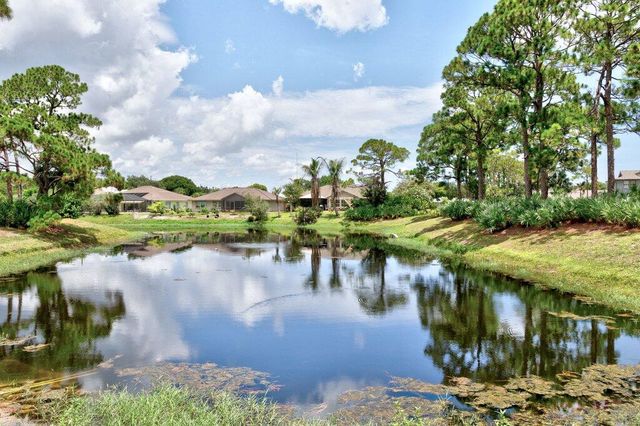 725 Timber Ridge Trail SW Unit B, Vero Beach, FL 32962