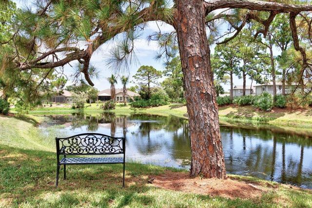 725 Timber Ridge Trail SW Unit B, Vero Beach, FL 32962