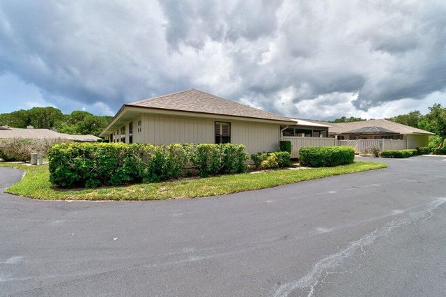 725 Timber Ridge Trail SW Unit B, Vero Beach, FL 32962
