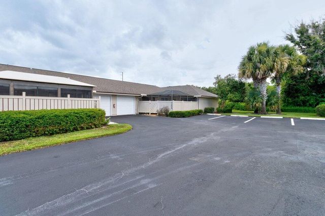 725 Timber Ridge Trail SW Unit B, Vero Beach, FL 32962