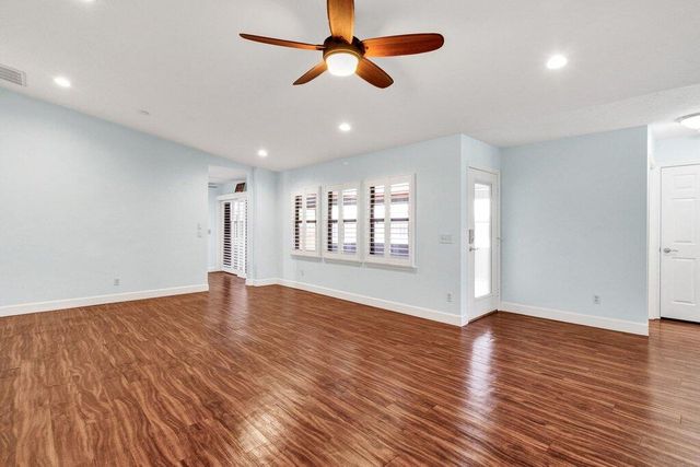 725 Timber Ridge Trail SW Unit B, Vero Beach, FL 32962