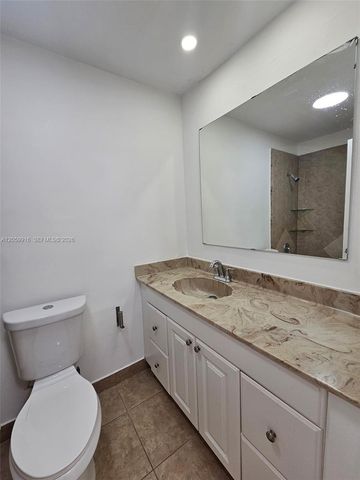 1121 SW 105th Ave 308, Miami, FL 33174
