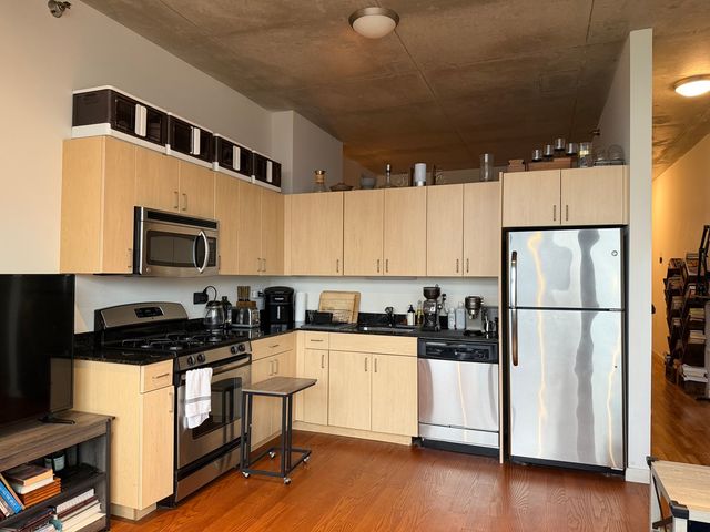 235 W Van Buren Street 1606, Chicago, IL 60607