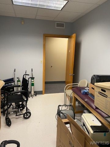 5320 Military Road, Lewiston, NY 14092