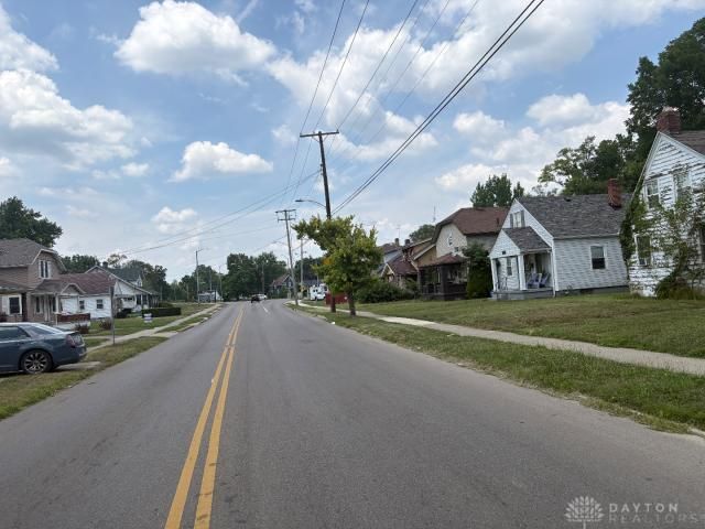 2616 W Riverview Avenue, Dayton, OH 45402