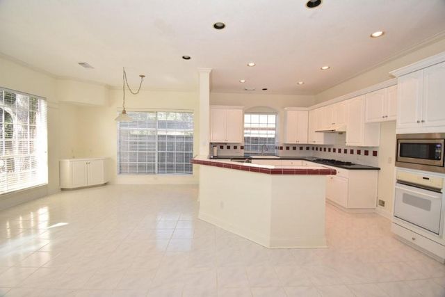 16 Treverstone Court, Sugar Land, TX 77479