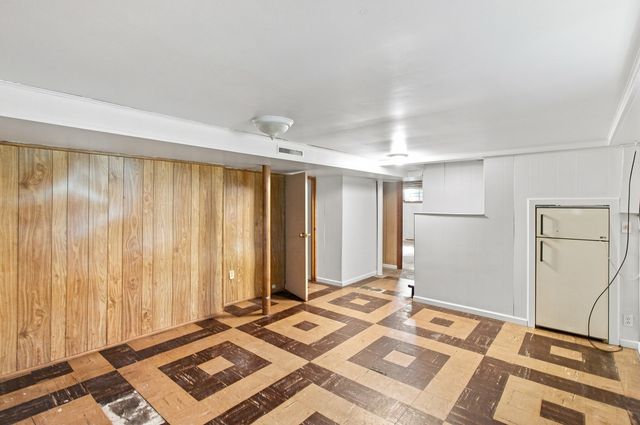 3858 N Sawyer Avenue, Chicago, IL 60618