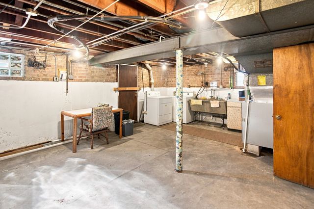 3858 N Sawyer Avenue, Chicago, IL 60618