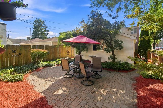 3858 N Sawyer Avenue, Chicago, IL 60618