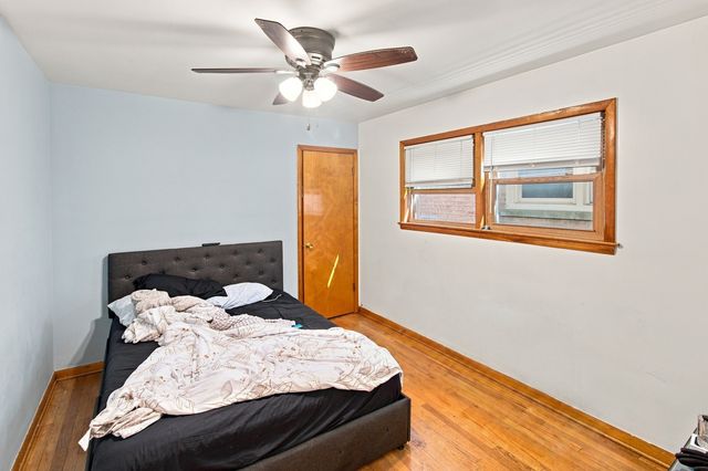 3858 N Sawyer Avenue, Chicago, IL 60618
