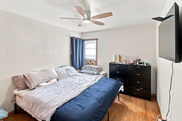 3858 N Sawyer Avenue, Chicago, IL 60618