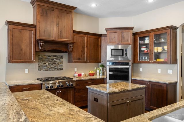 5609 W Founders Dr, Eagle, ID 83616