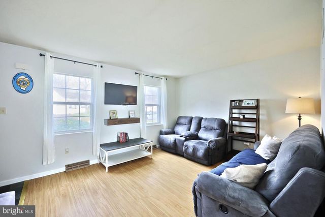 4054 SANDRA DR, York, PA 17402