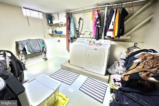 4054 SANDRA DR, York, PA 17402