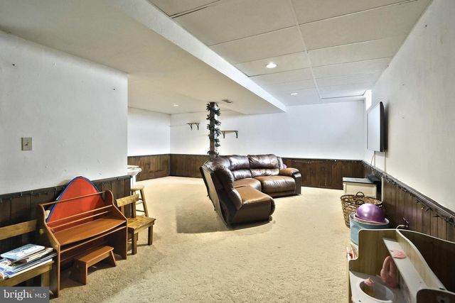 4054 SANDRA DR, York, PA 17402