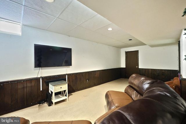 4054 SANDRA DR, York, PA 17402