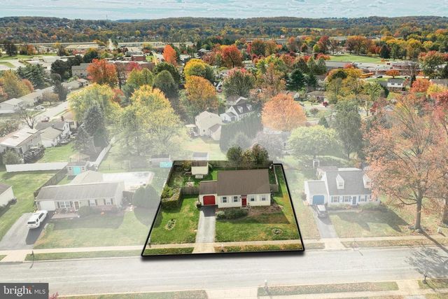 4054 SANDRA DR, York, PA 17402