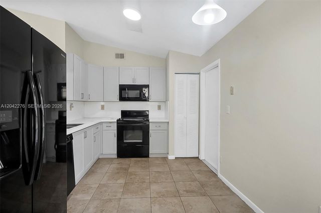 681 Thornridge Avenue, Davie, FL 33325