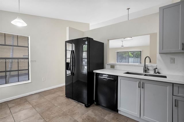 681 Thornridge Avenue, Davie, FL 33325