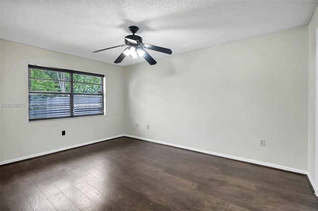 681 Thornridge Avenue, Davie, FL 33325