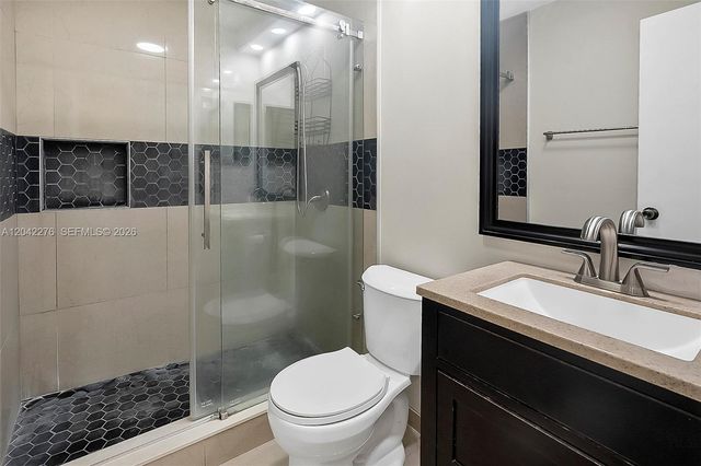 681 Thornridge Avenue, Davie, FL 33325