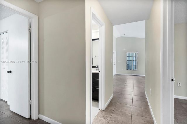 681 Thornridge Avenue, Davie, FL 33325