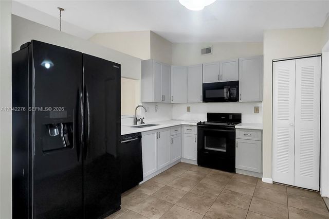 681 Thornridge Avenue, Davie, FL 33325