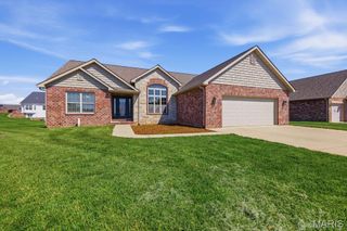 205 Crosswinds Court, Waterloo, IL 62298