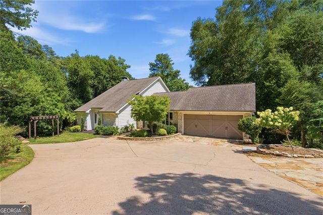 8190 Old Mill Drive, Gainesville, GA 30506