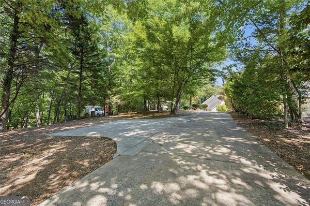 8190 Old Mill Drive, Gainesville, GA 30506