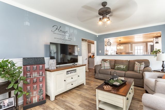 71 Sycamore St, Swansea, MA 02777