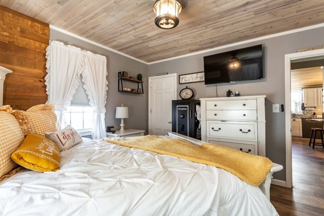 71 Sycamore St, Swansea, MA 02777