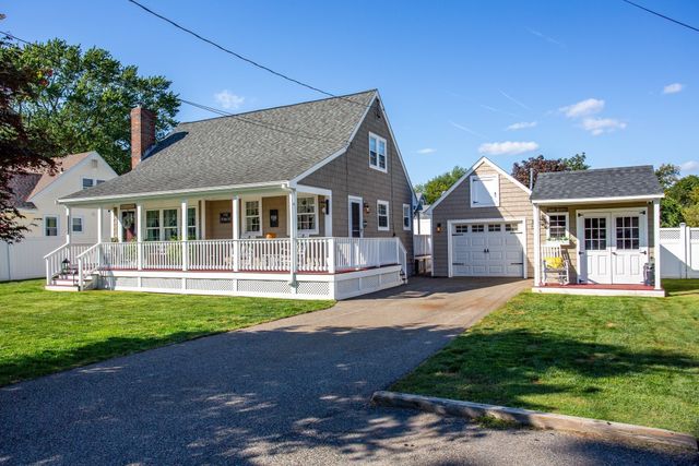 71 Sycamore St, Swansea, MA 02777